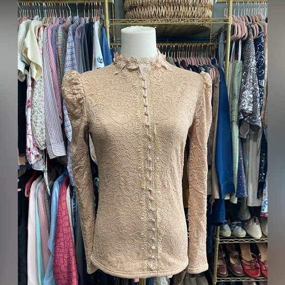 Veinfuns lace overlay long sleeve blouse/ top. Size M - Picture 2 of 10